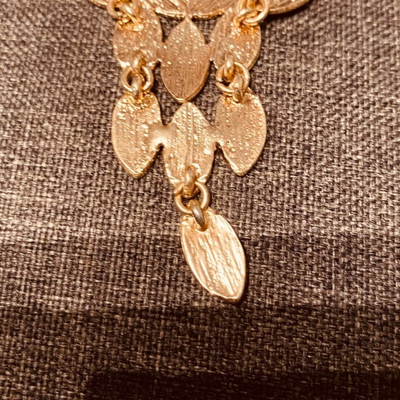 Gold and Pink Y-Shaped Necklace with Oval Elements - Picture 6 of 7